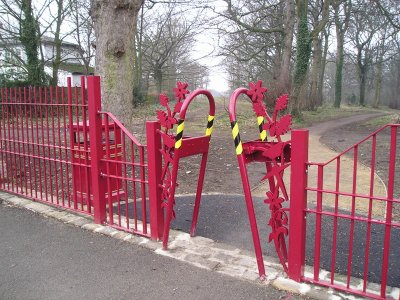 galvanized & polyester powder coating railings and gates laser profiled motifs anti cycle barriers