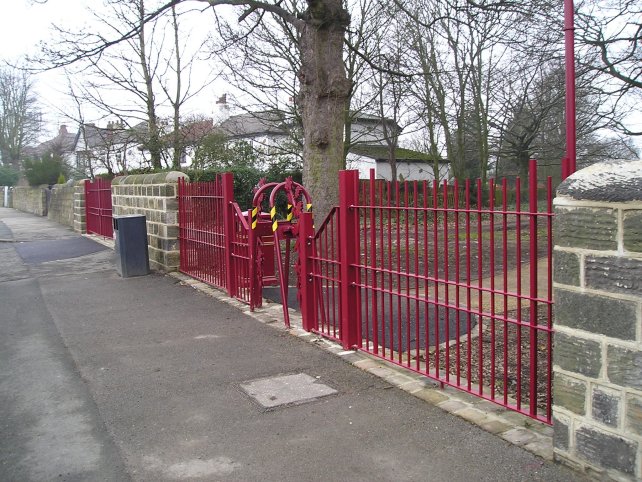 galvanized & polyester powder coating railings and gates laser profiled motifs anti cycle barriers