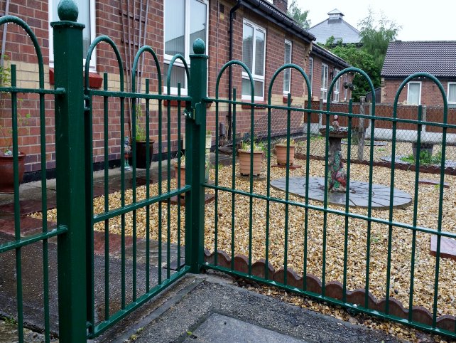 mild steel galvanized and powder coated decorative bow top railings to perimeter boundary