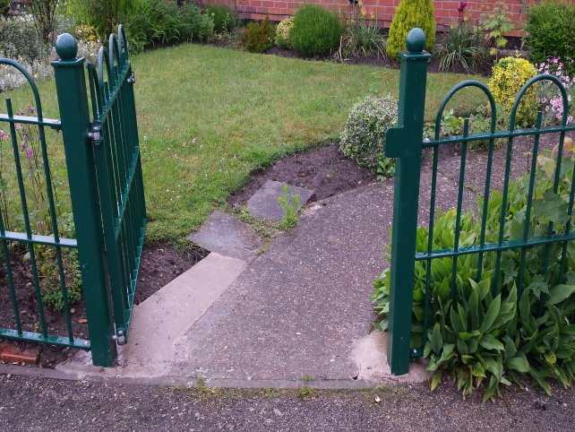 mild steel galvanized and powder coated decorative bow top railings to perimeter boundary