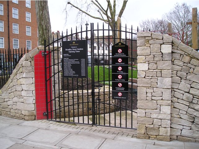 Mild steel powder coated Westminster style railings