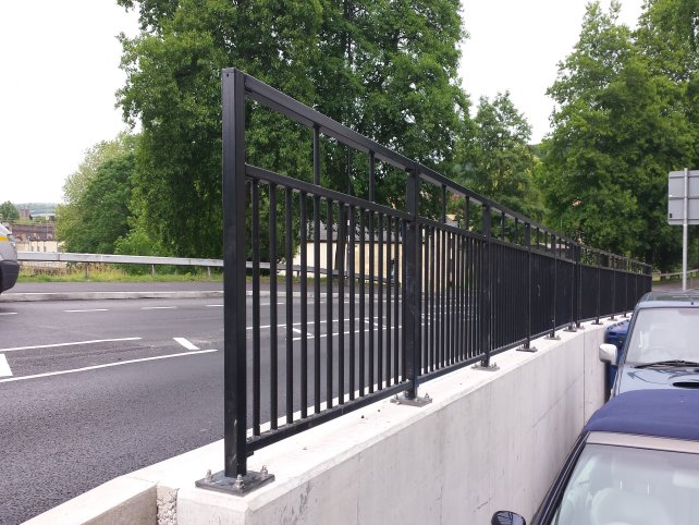 galvanized and powder coated Pedestrian parapet