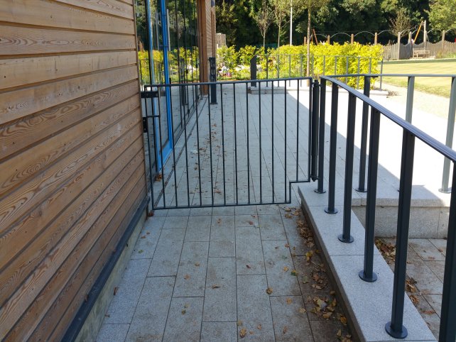 interlaced bow Top railings and gate mild steel galvanized and powder coated