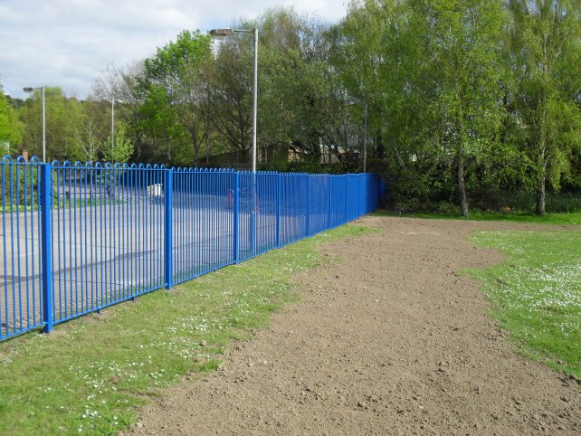 galvanized and powder coated mild steel play spec railings