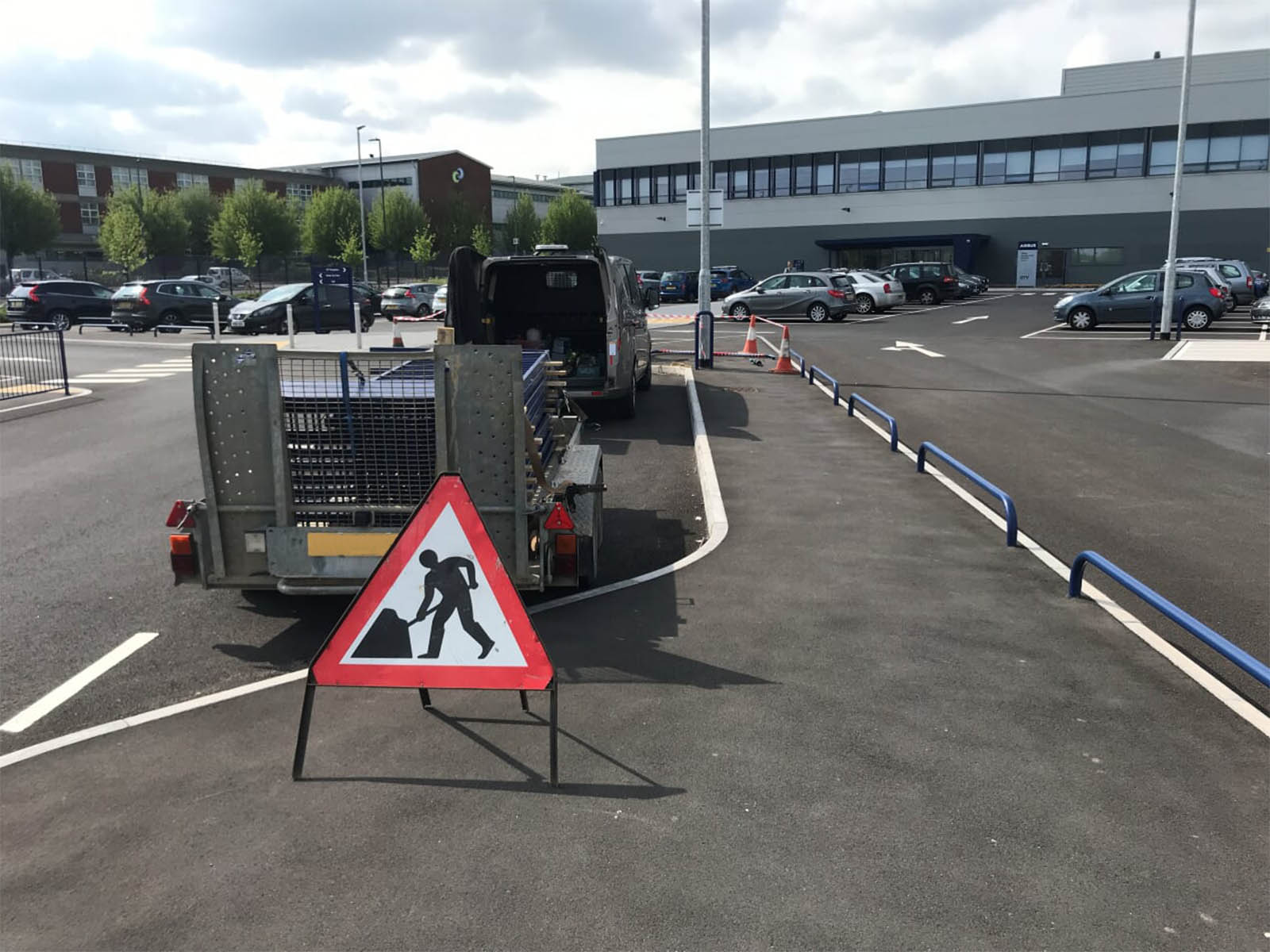 Pedestrian guardrail airbus